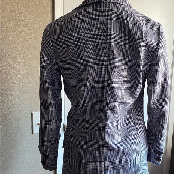 Blazer - Picture 3 of 6